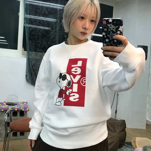 리바이스 x 피너츠화이트 스누피 프린팅 맨투맨 