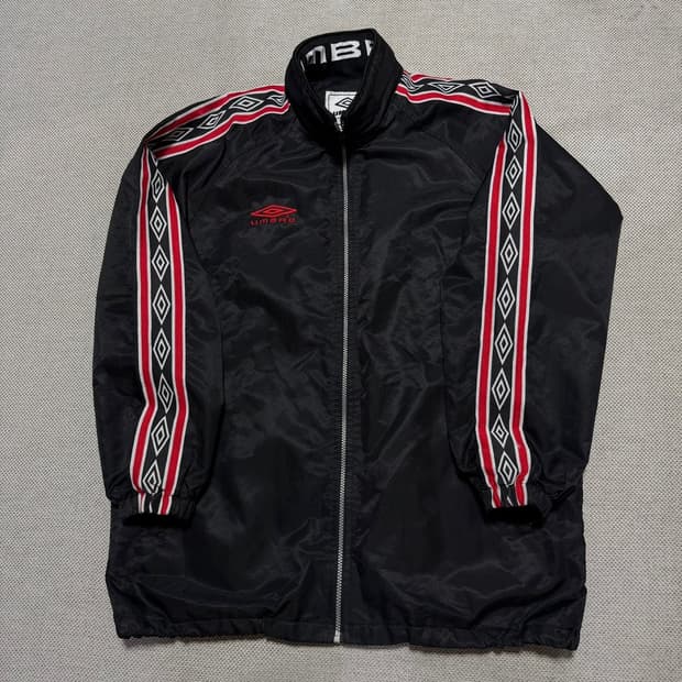 엄브로 올드스쿨 바람막이 자켓