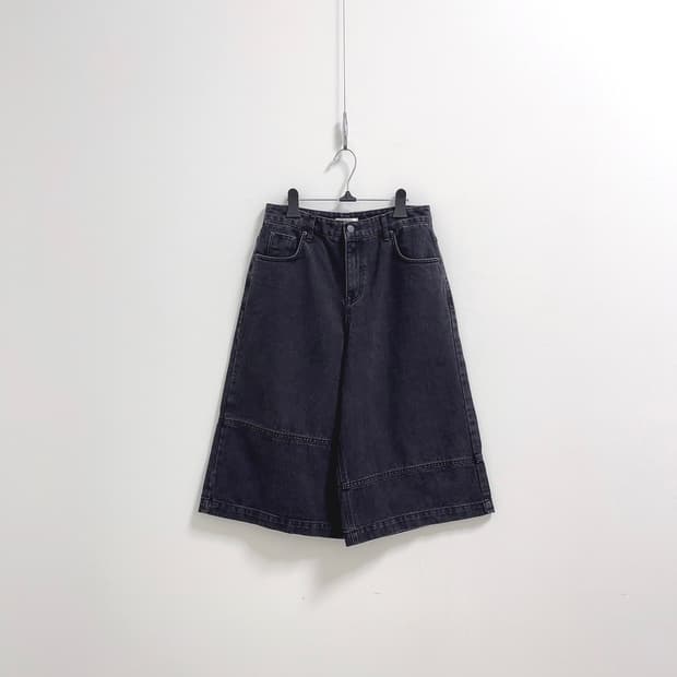후왓웨어 블랙 와이드 버뮤다 데님 팬츠