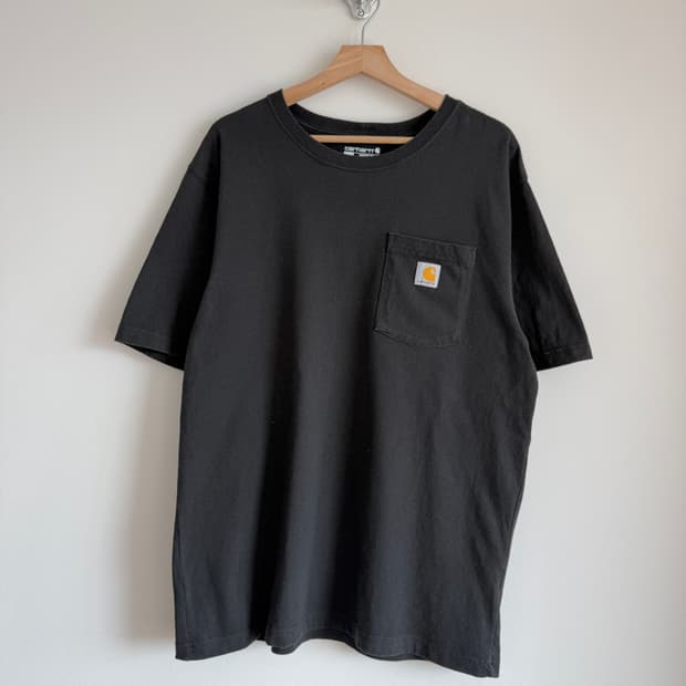 칼하트(Carhartt) 포켓 반팔 티셔츠