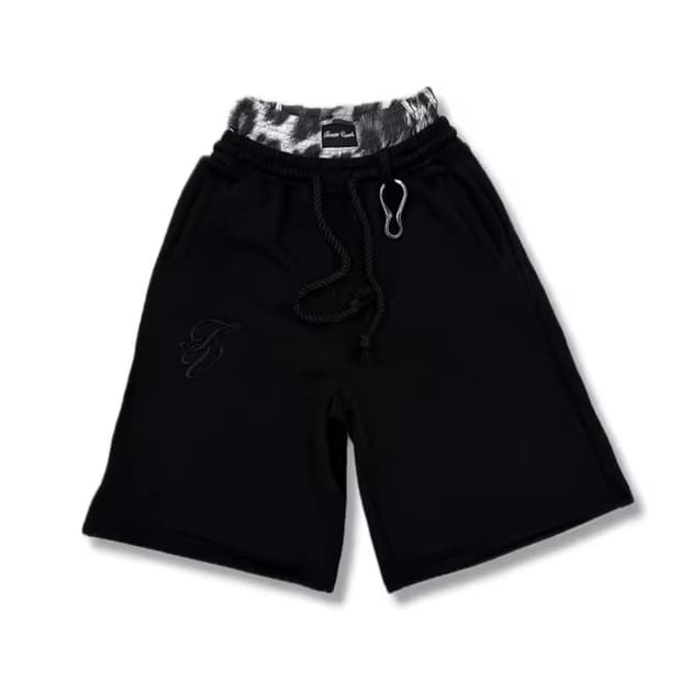 새깅 되어있는 반바지