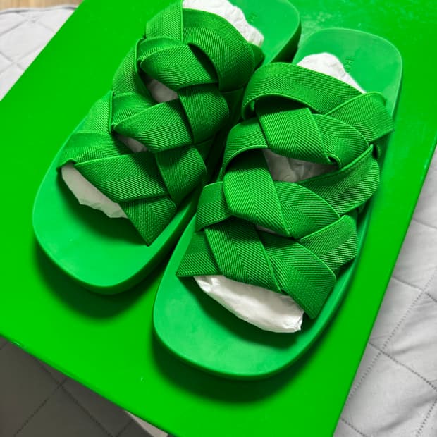 [41] 보테가베네타 인트레치아토 우븐 슬라이드 남성 샌들