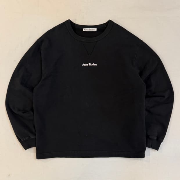 아크네 스튜디오 스탬프 로고 맨투맨 스웻셔츠 블랙