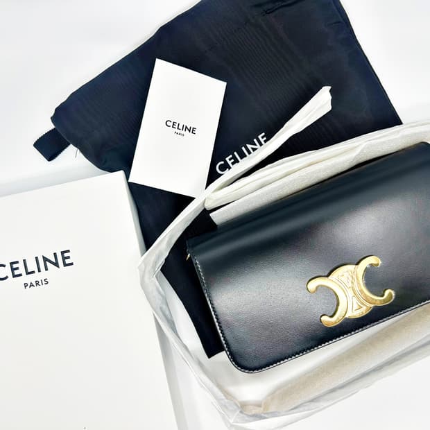 셀린느 멀티 포쉐트 샤이니 카프스킨 블랙 10L973GCH 38NO