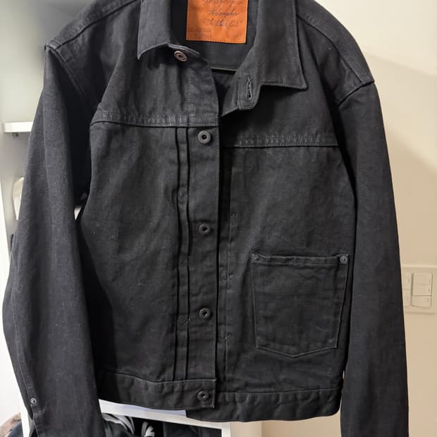 블랙사인 / 15oz 블랙 데님 플리츠 자켓 42사이즈