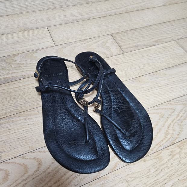 토리버치정품 조리샌들 240