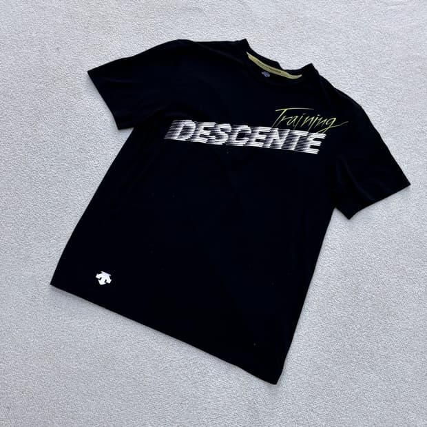 XS 데상트 트레이닝 반팔 티셔츠 0407E1