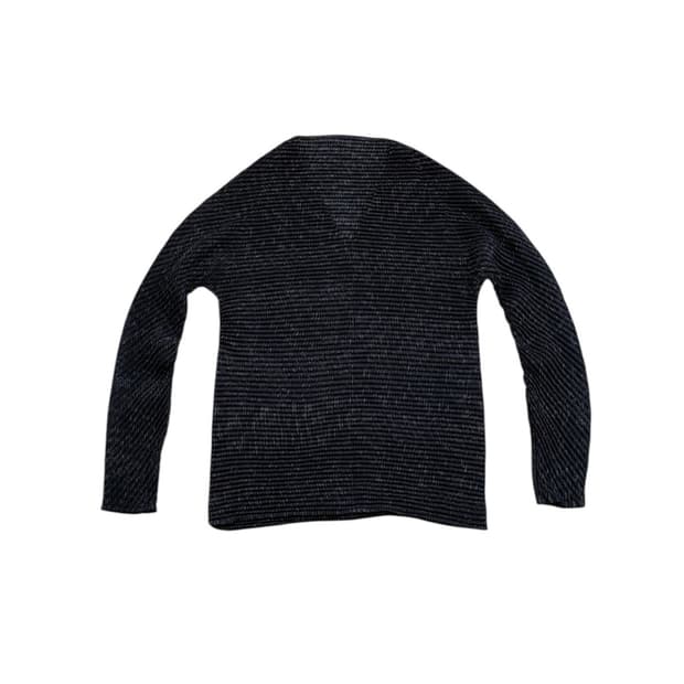 이세이 미야케 플리츠 브이넥 탑