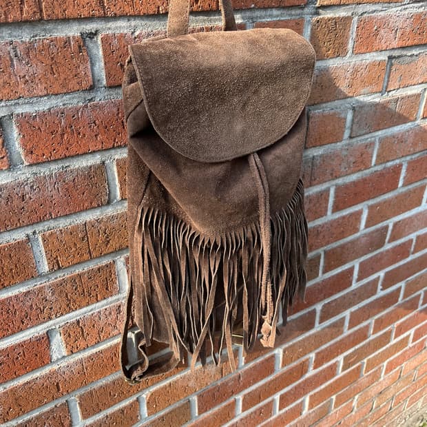 Brandy Melville 리얼레더 프린지 스웨이드 백팩