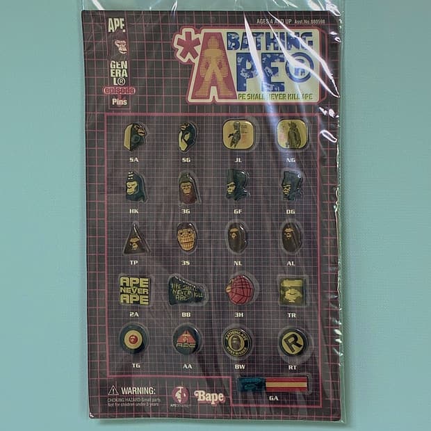 베이프 빈티지 핀 배지 세트 Futura 콜라보