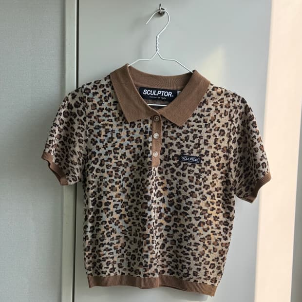 스컬프터 레오파드 반팔 니트