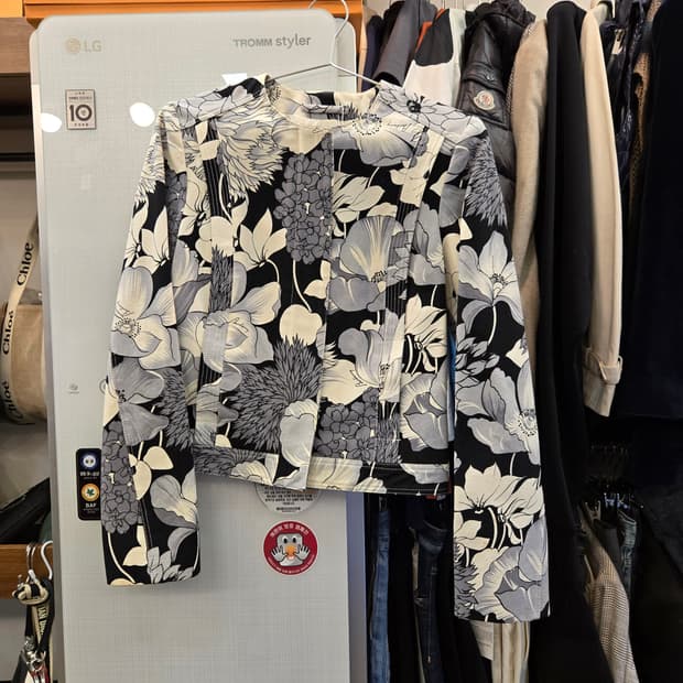 [쿨거환영]버버리 런던 유니크 플라워 프린트 집업 재킷