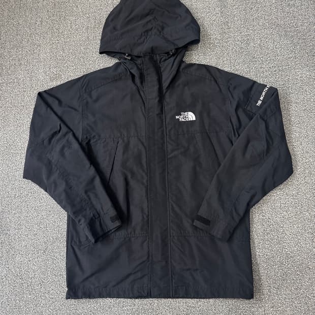 노스페이스 윈드브레이커