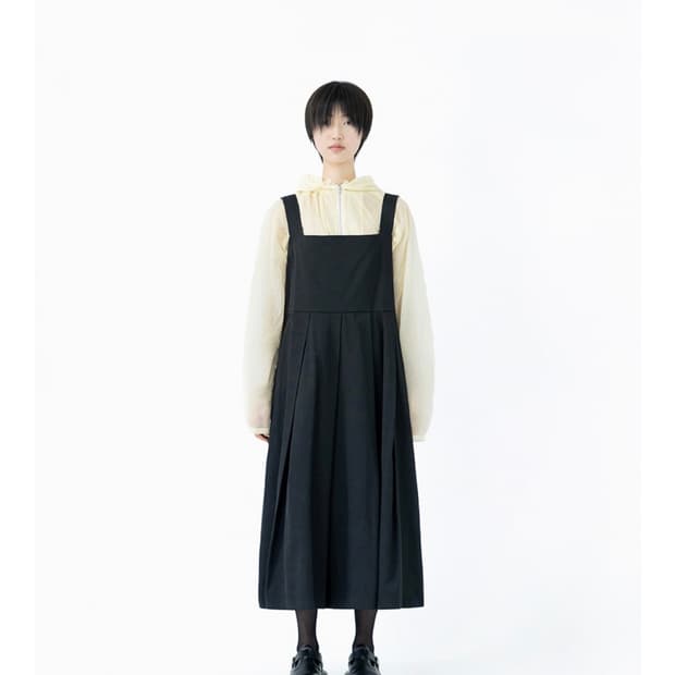 유노이아 스트링 턱 드레스