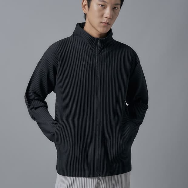 옴므플리세 하이넥 집업 2