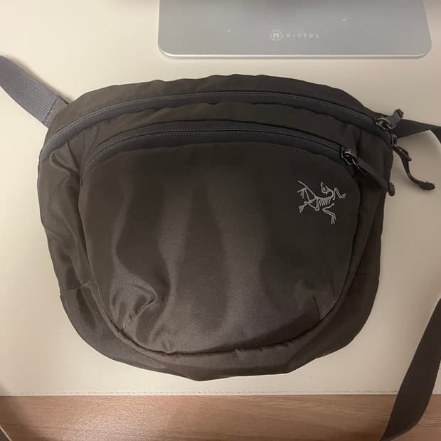 아크테릭스 맨티스 웨이스트백 그레이