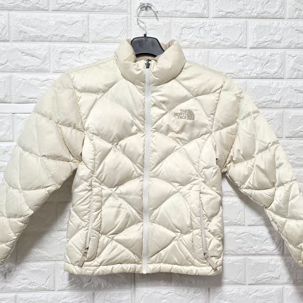 택포// 노스페이스 여자 화이트 경량패딩 M