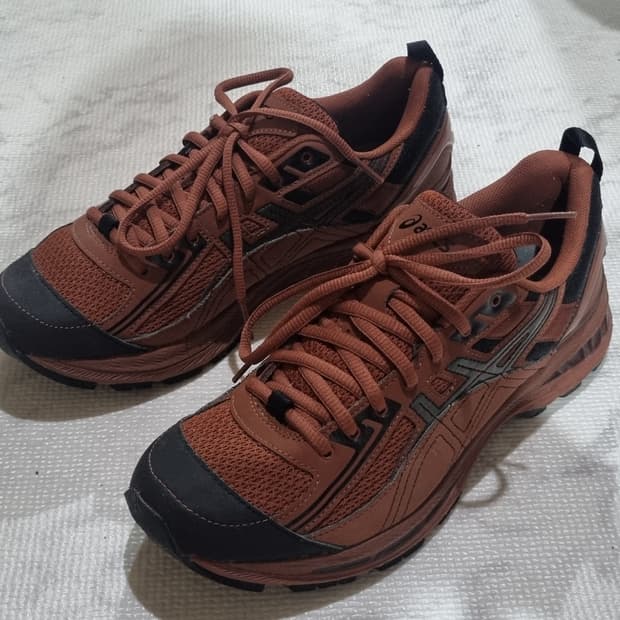 아식스 키코 코스타디노브 젤 버즈 2 캬라멜 브릭 265