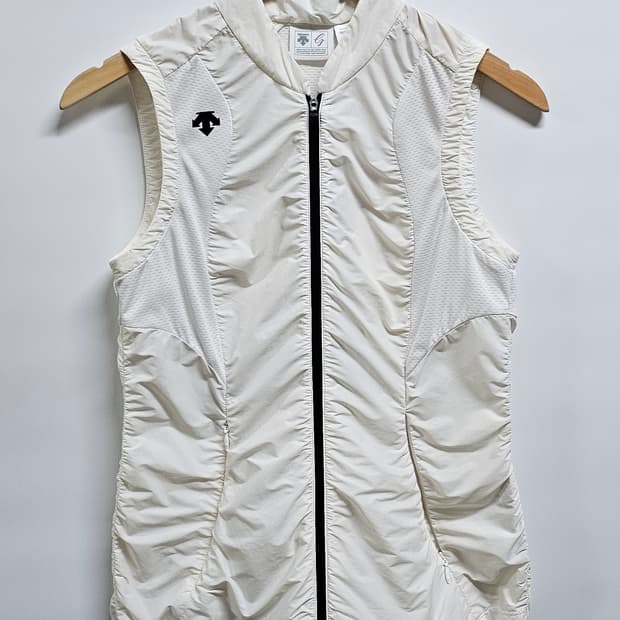 데상트 골프 여성 베스트 S