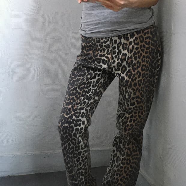 Ganni 가니 레오파드 크롭 진