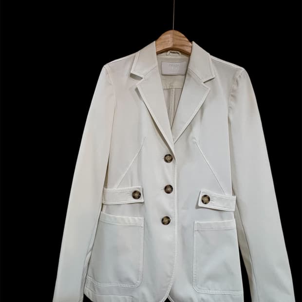 프라다아이보리자켓