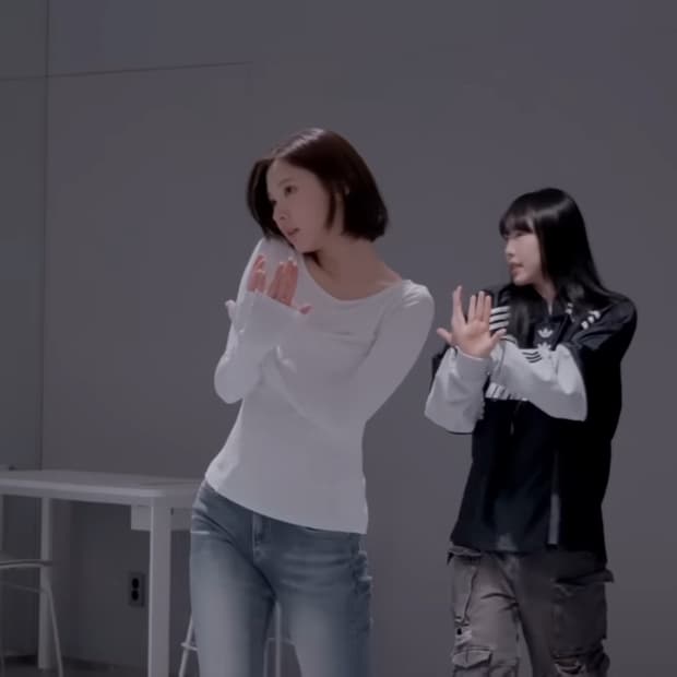 하투하 지우 에트오소메 씨스루 프린트 롱슬리브 긴팔