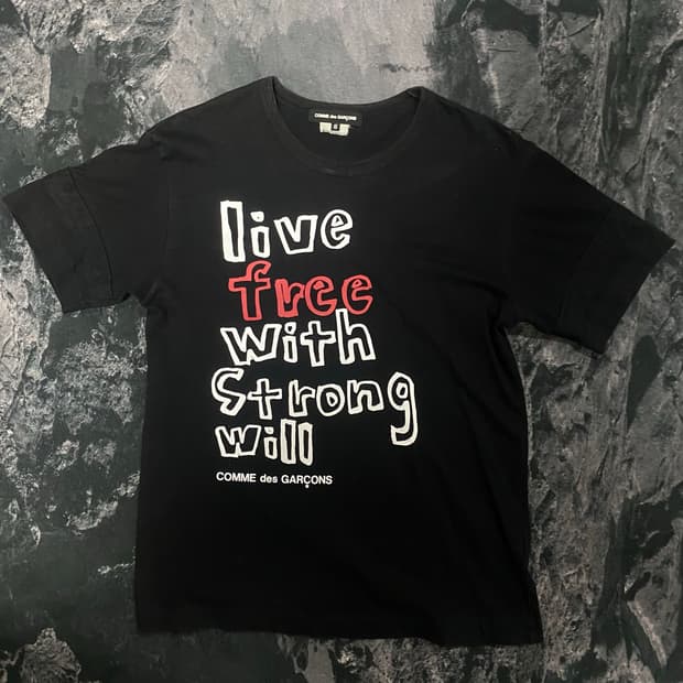 꼼데가르송 티셔츠