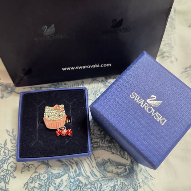 스와로브스키 헬로키티 켑케이크 반지