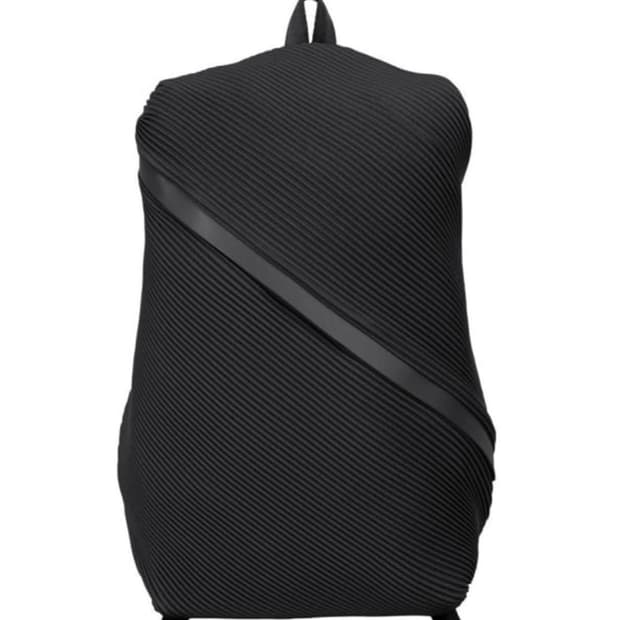 이세이미야케 백팩 구합니다