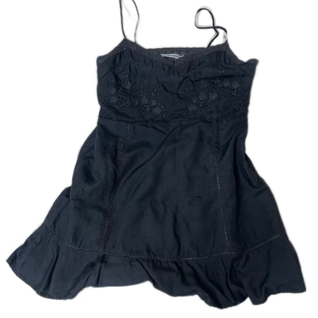 블랙 슬리브리스