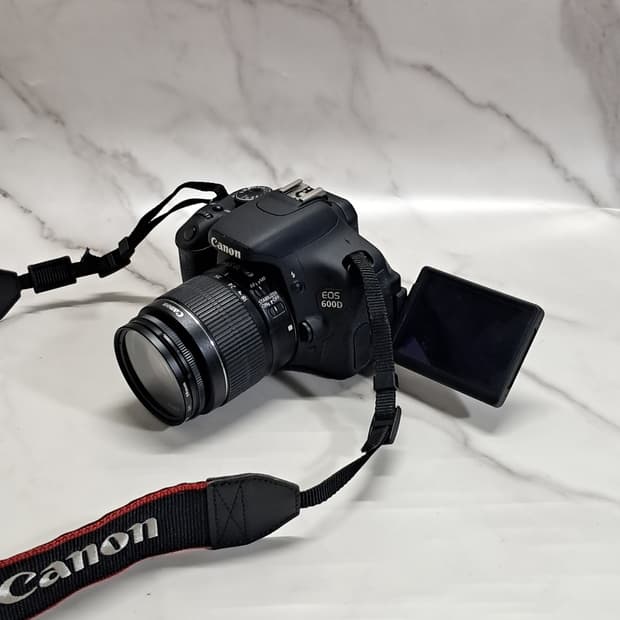 상태좋은! 캐논 EOS 600D 바디 /18-55mm IS 2 렌즈
