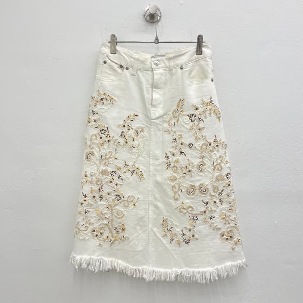 Antique floral embroidered denim skirt