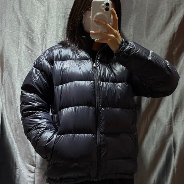 M 노스페이스 글로시 블랙 숏패딩