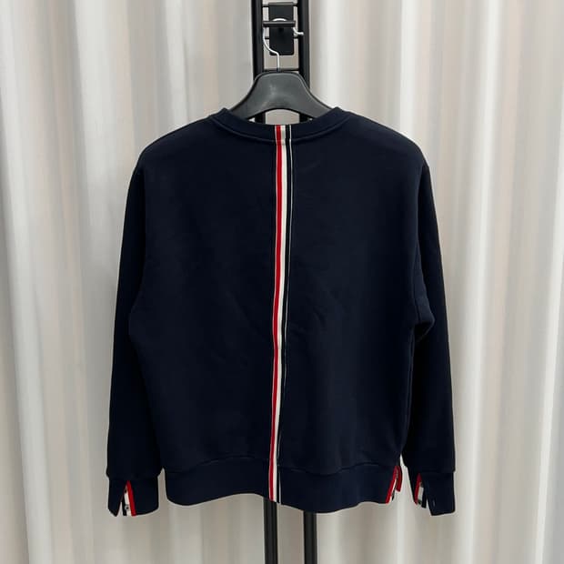 톰브라운 백삼선 맨투맨 네이비 (3)