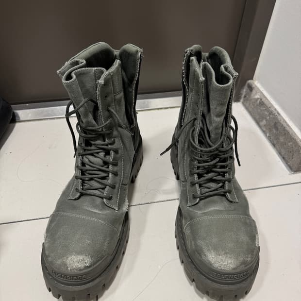 [45] 발렌시아가 컴뱃 부츠 카키