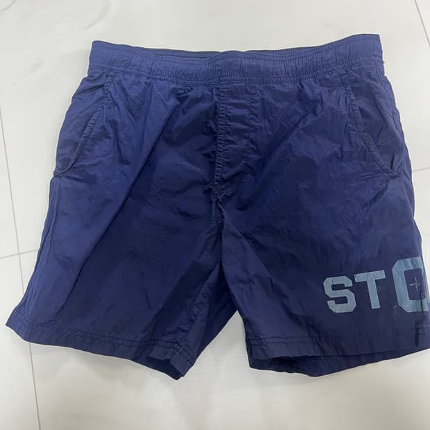 스톤아일랜드 반바지 스윔팬츠 (빈지노 착용 동일제품)