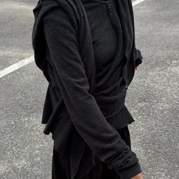 르메르 18FW 레이어드 브이넥 니트