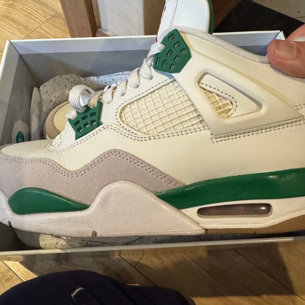 조던4 sb파인그린 260팝니다. 서태웅신발