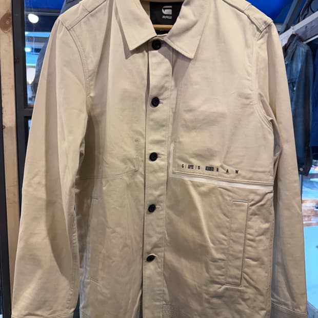 지스타 로우 베이지 로고 워크자켓