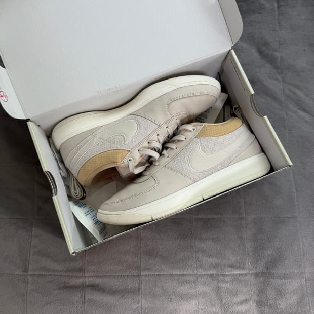 나이키 Book1 EP 라이트 오어드 브라운