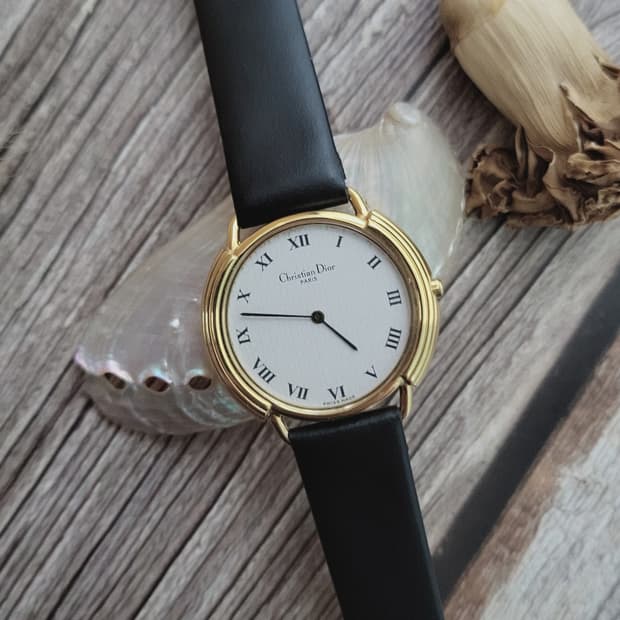 [연말세일]정품 크리스찬디올 골드 3단 라운드 남여공용 시계