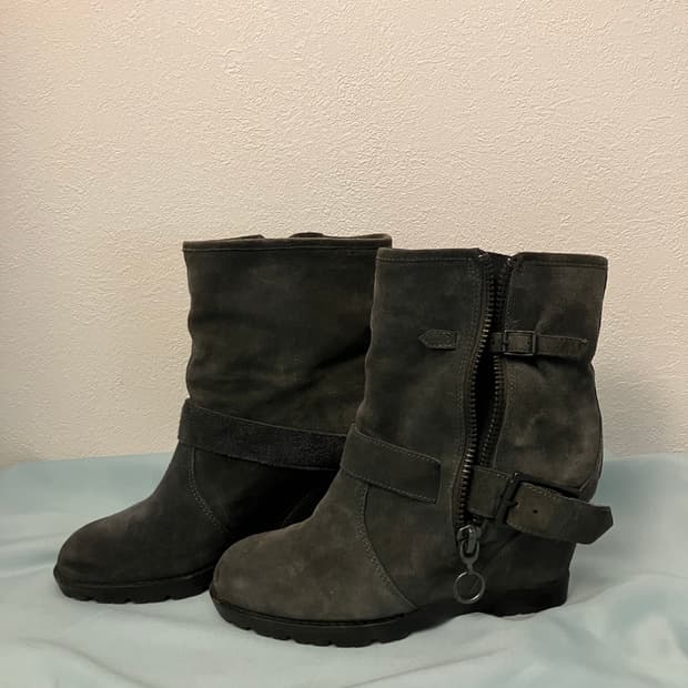 Ash 아쉬 스웨이드 버클 웨지힐 부츠