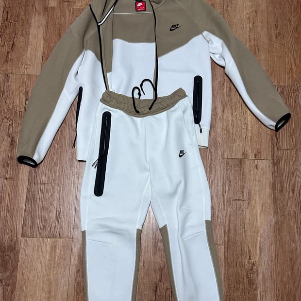 나이키 테크팩 셋업