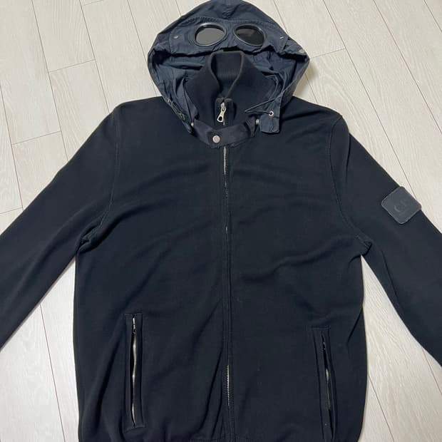 CP컴퍼니 집업후드니트 L 100