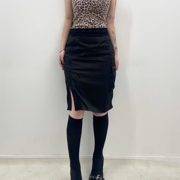Zipper Black details cargo skirt
