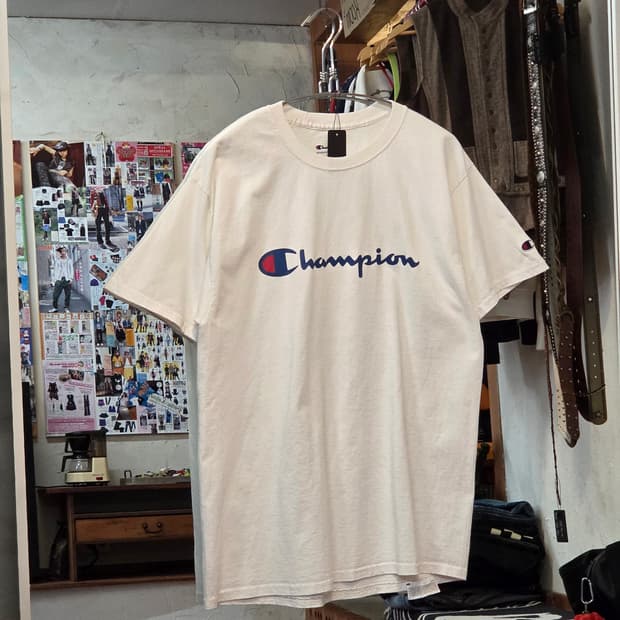 챔피온 로고 프린팅 화이트 반팔