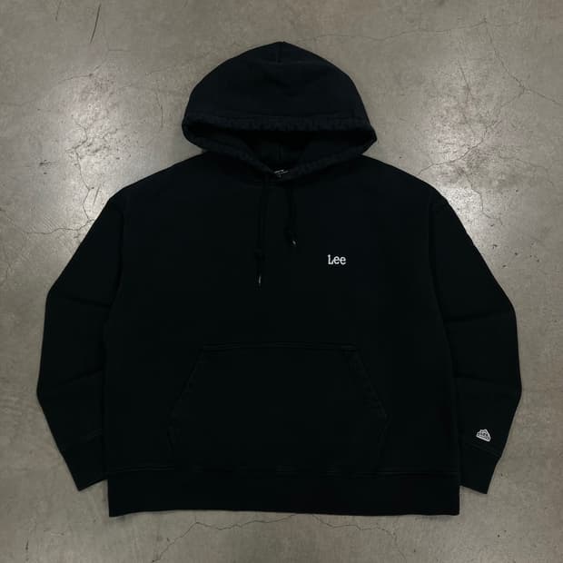 Lee 블랙 컬러 스몰 로고 미니멀 후드티