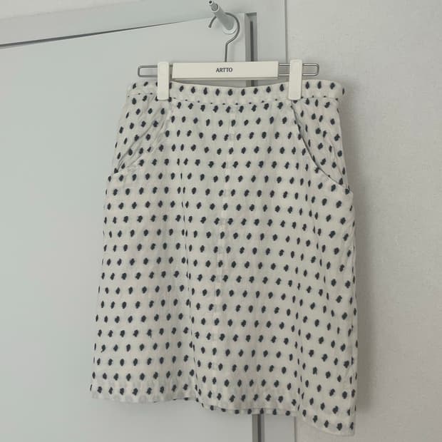 A.P.C. 도트 패턴 스커트