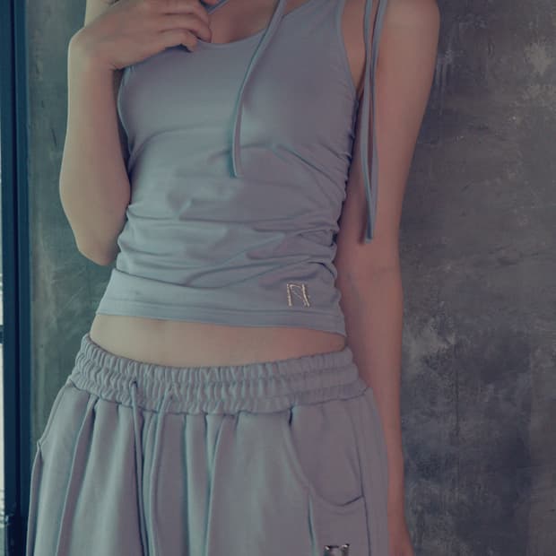 뉴얼린 레이어드 슬리브리스 탑 (블랙)