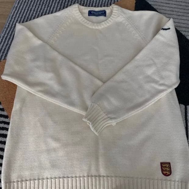 건지울른스 니트